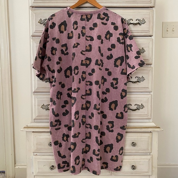 Vici Leopard Pocketed T-Shirt Dress - Picture 3 of 5